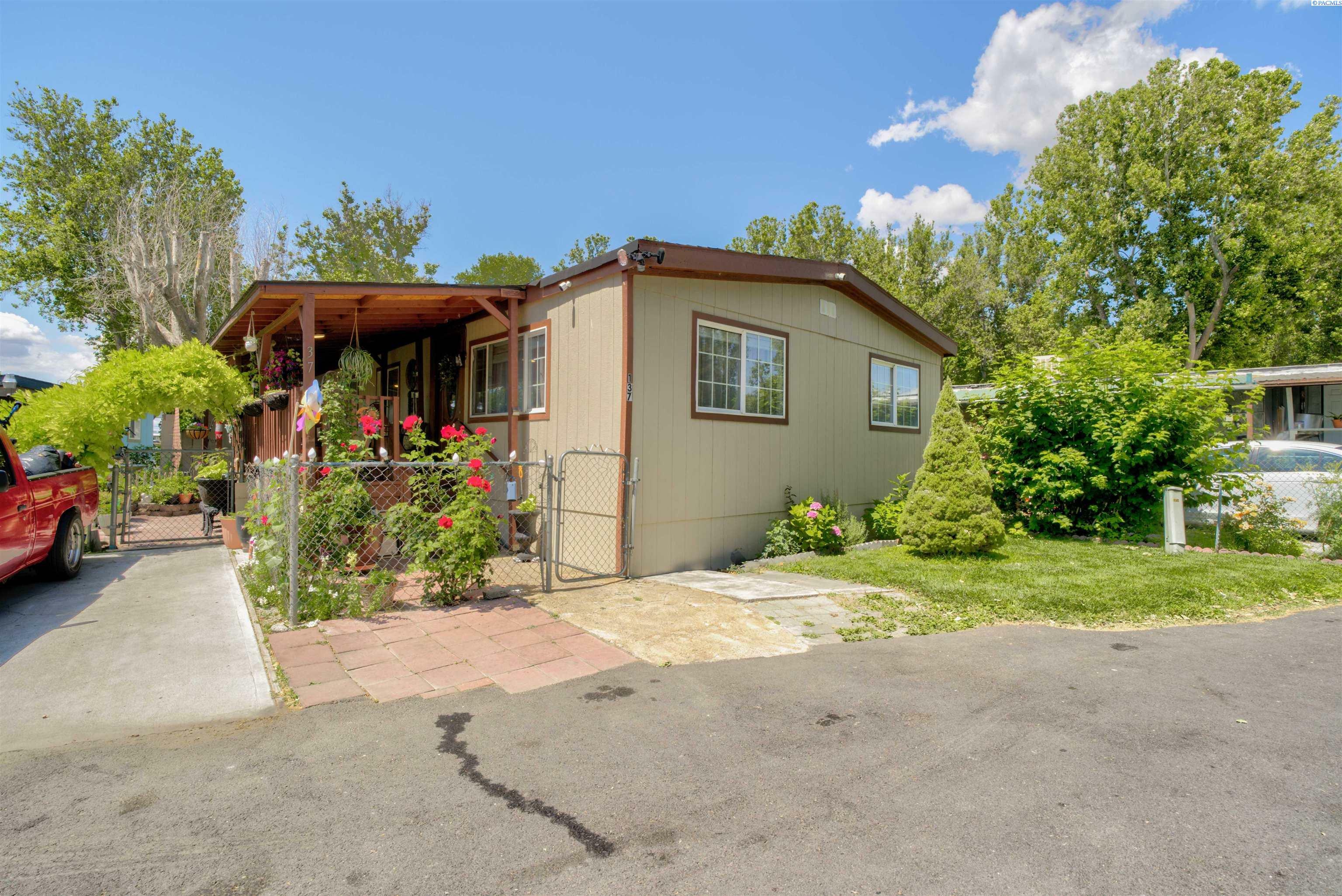 Property Photo: 137 Diamond Dr WA 99301
