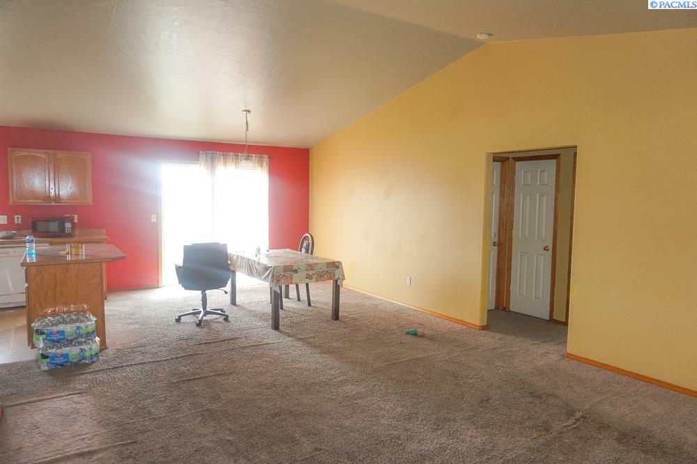 Property Photo: 8716 Kingsbury Dr WA 99301