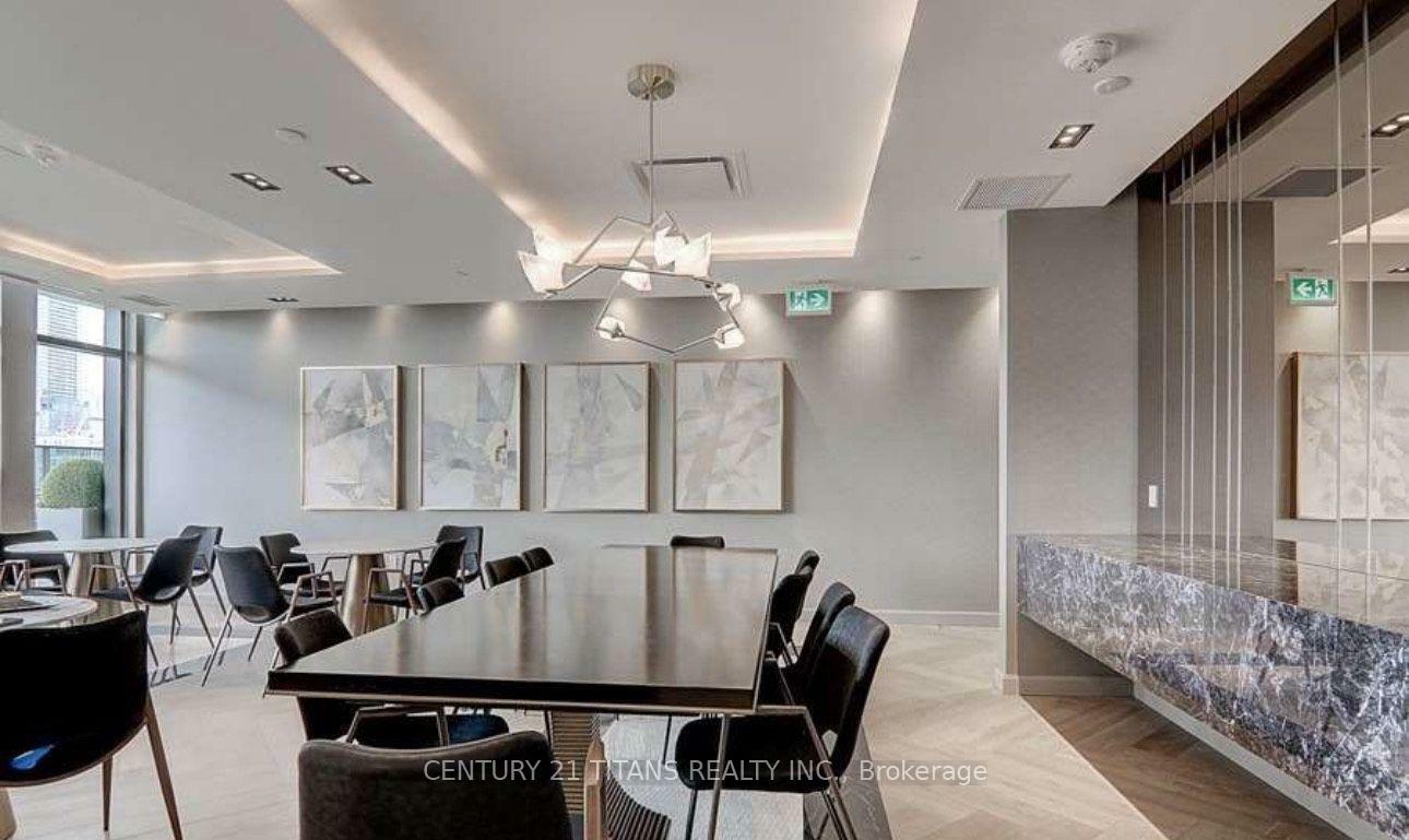 Property Photo:  330 Richmond Street W 616  ON M5V 1X1 