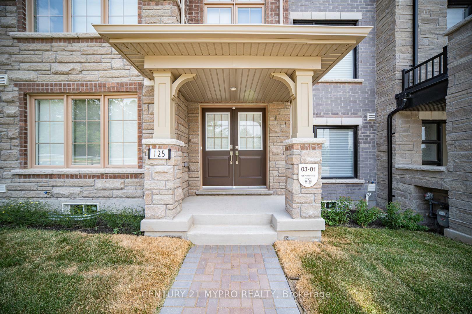 Property Photo:  125 Yorkton Boulevard  ON L6C 3L7 