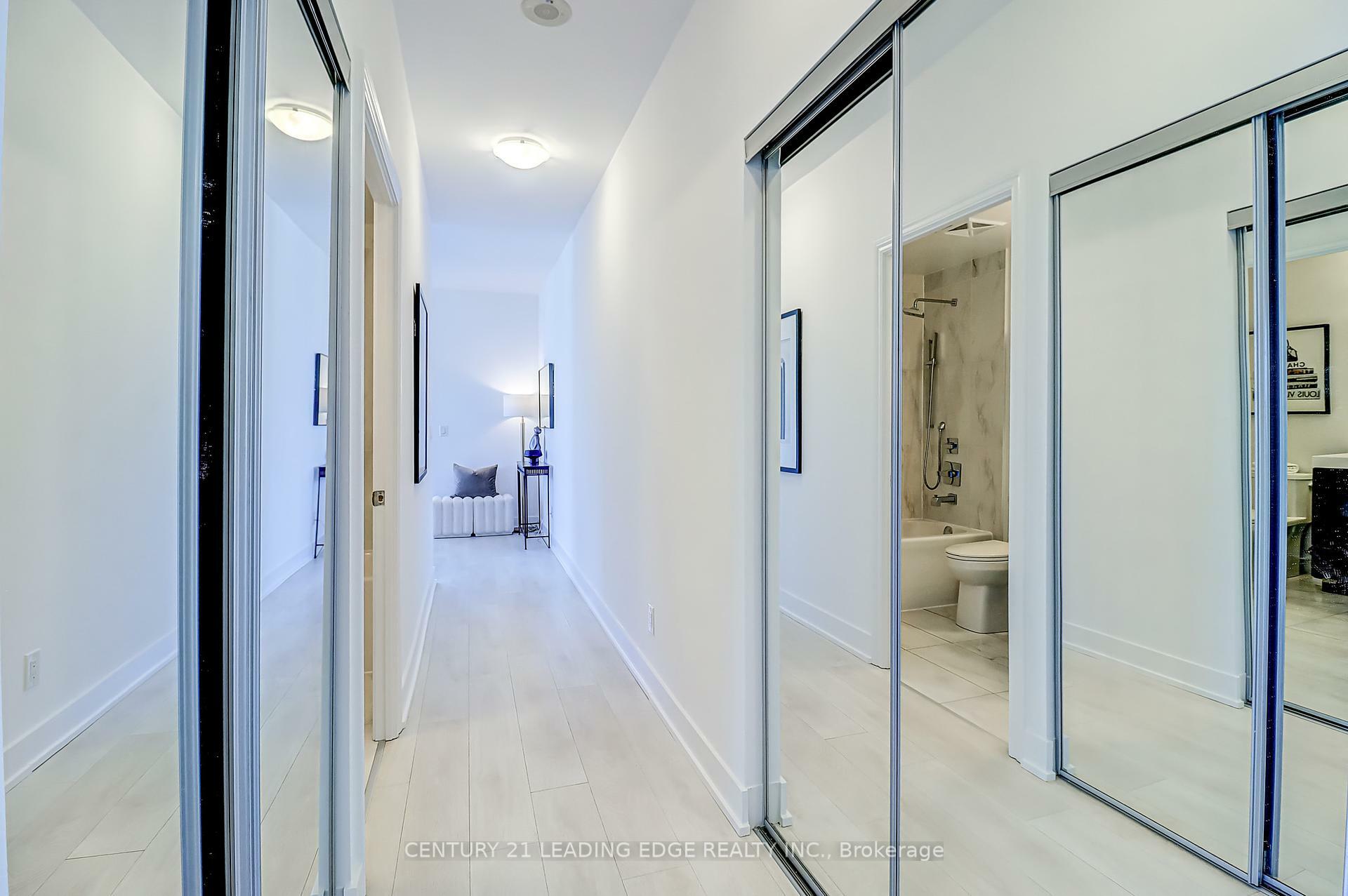 Property Photo: 318 Richmond Street 3904 ON M5V 0B4