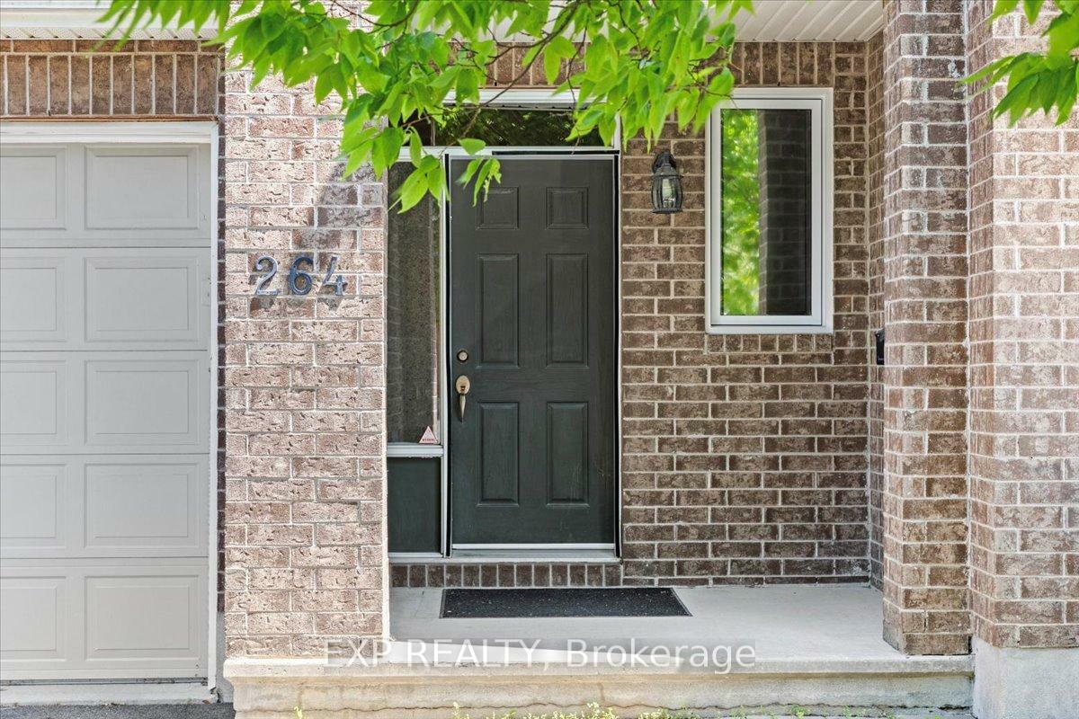Photo de la propriété: 264 Bradwell Way ON K1T 4J2