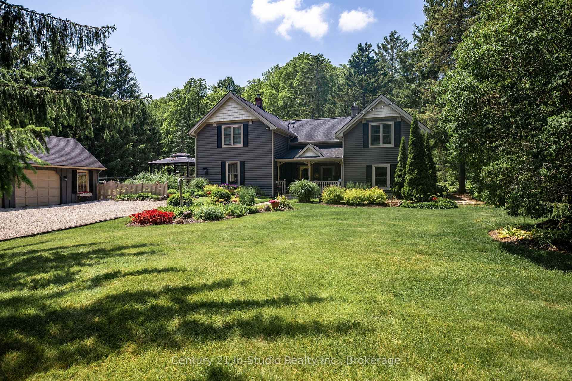 Photo de la propriété:  2268 8th Avenue W  ON N4K 5M8 