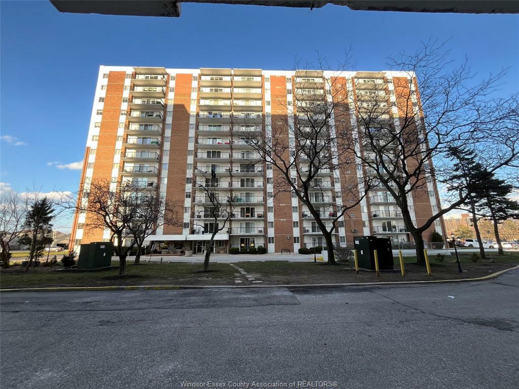 Photo de la propriété: 8591 Riverside Drive East 902 ON N8S 1G3