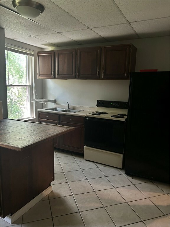 Property Photo: 180 Oneida St 2 PA 15211