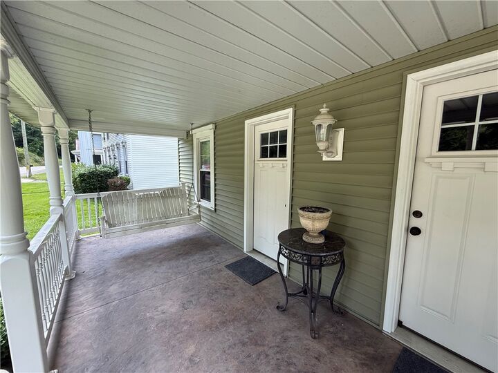 Property Photo:  1725 Browns Creek Road  PA 15353 