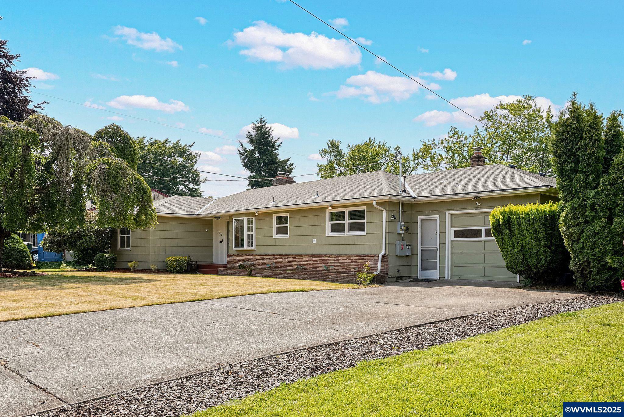 Property Photo: 2640 Windsor Av NE OR 97301
