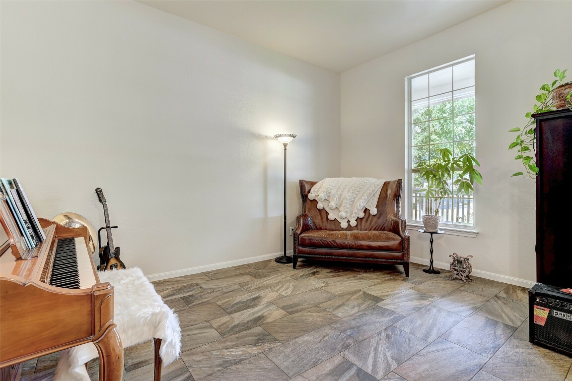 Property Photo: 4304 Lost Oasis Hollow TX 78739