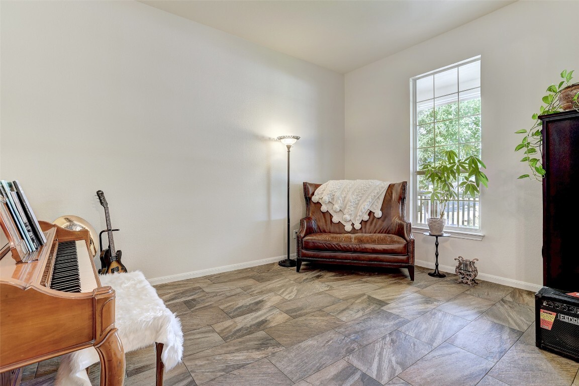 Property Photo: 4304 Lost Oasis Hollow TX 78739