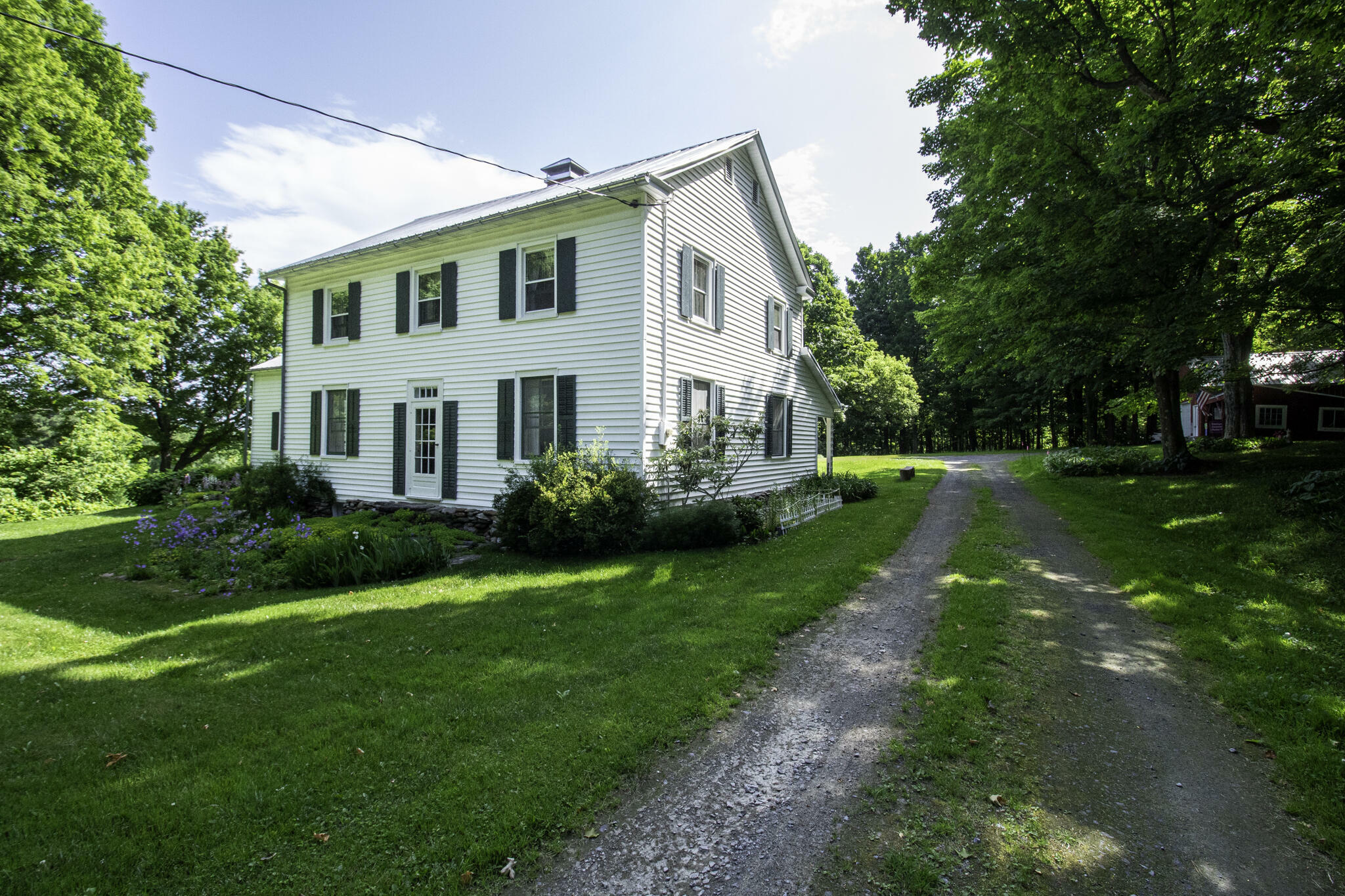 Property Photo:  