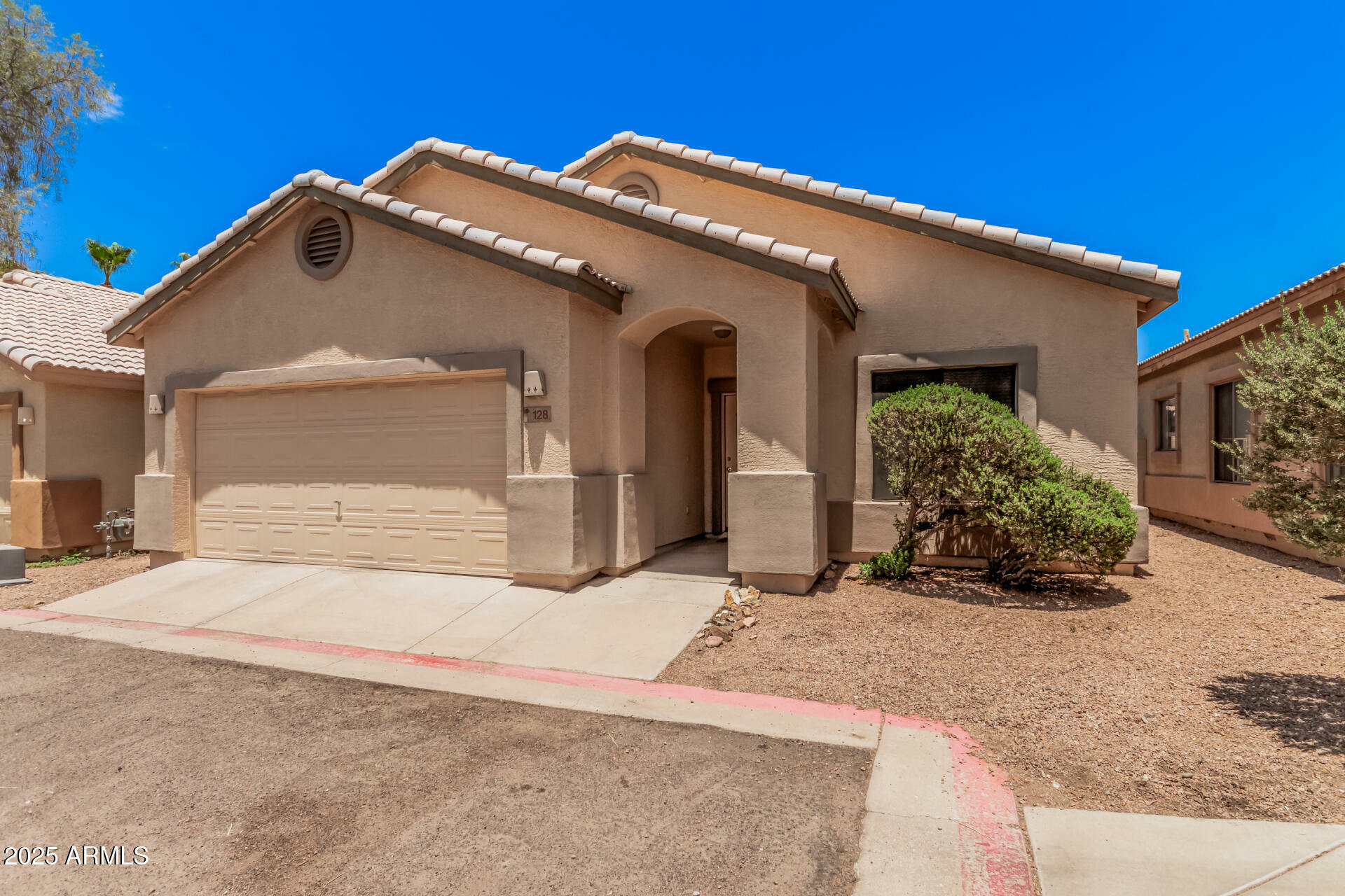 Property Photo: 125 N 22nd Place 128 AZ 85213