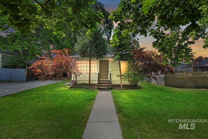 Property Photo:  1016 11th Ave S  ID 83651-4563 