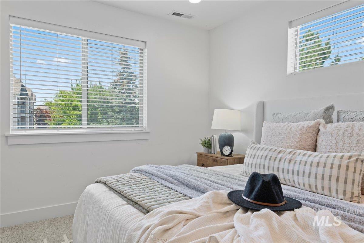 Property Photo: 1447 N Pineview Lane ID 83713