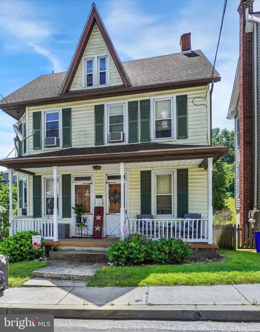 216 Hanover Street  Glen Rock PA 17327 photo