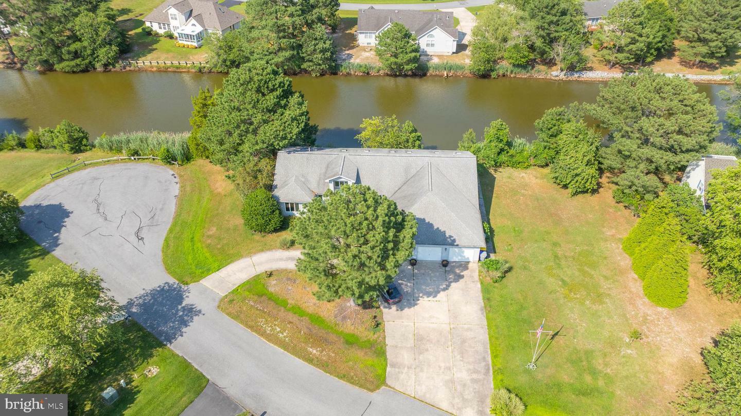 Property Photo: 608 Saint Andrews Court DE 19939