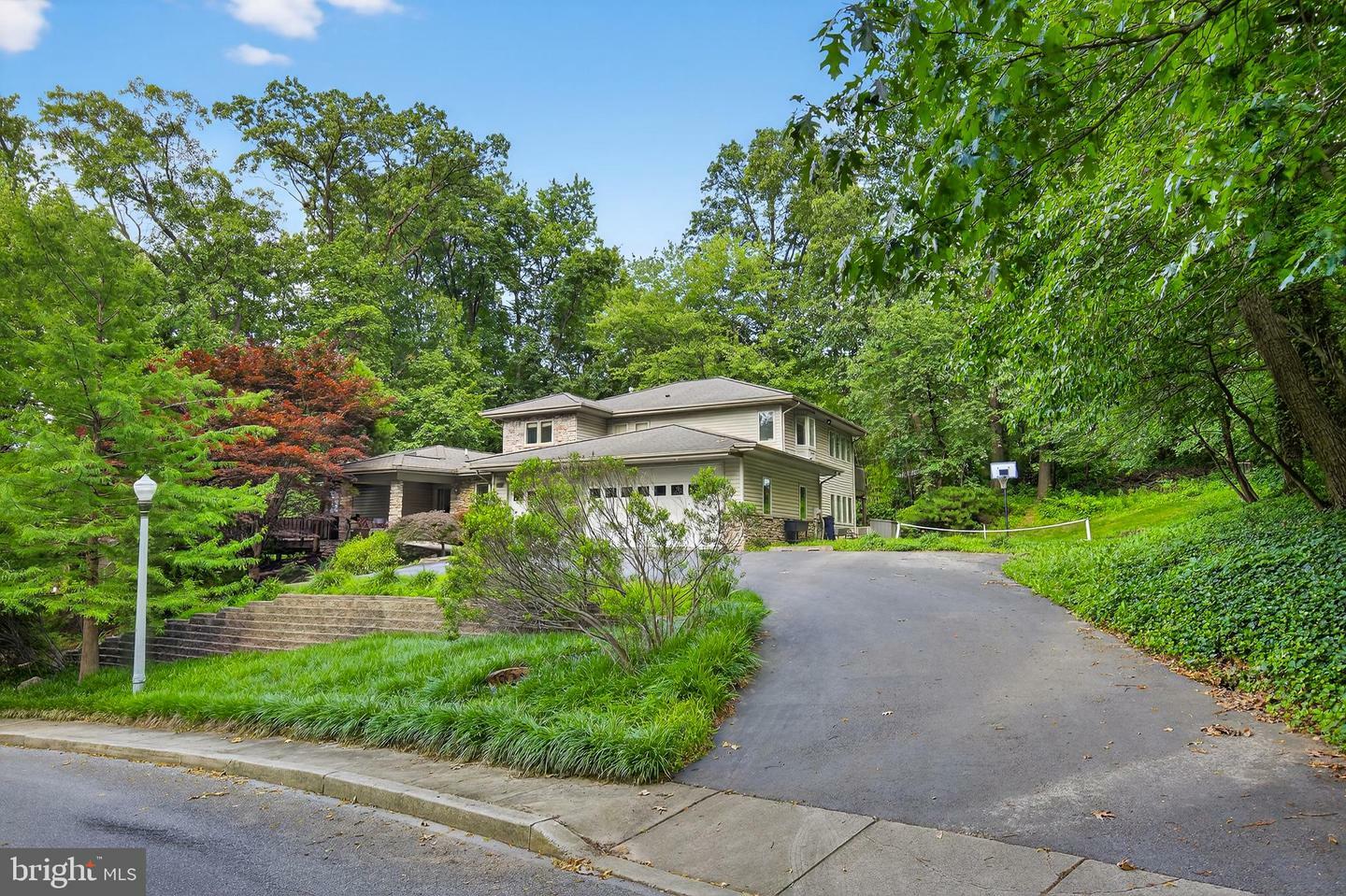 Property Photo: 921 Timber Lane PA 17057