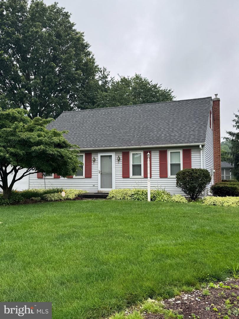 905 Pinetree Way  Lancaster PA 17601 photo