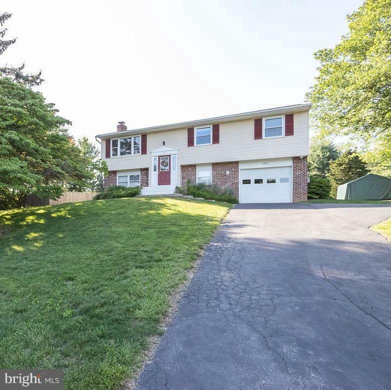 Property Photo: 1902 Escourt Drive PA 19320