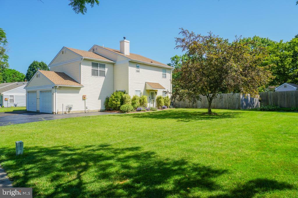 21 Spyglass Court  Hightstown NJ 08520 photo