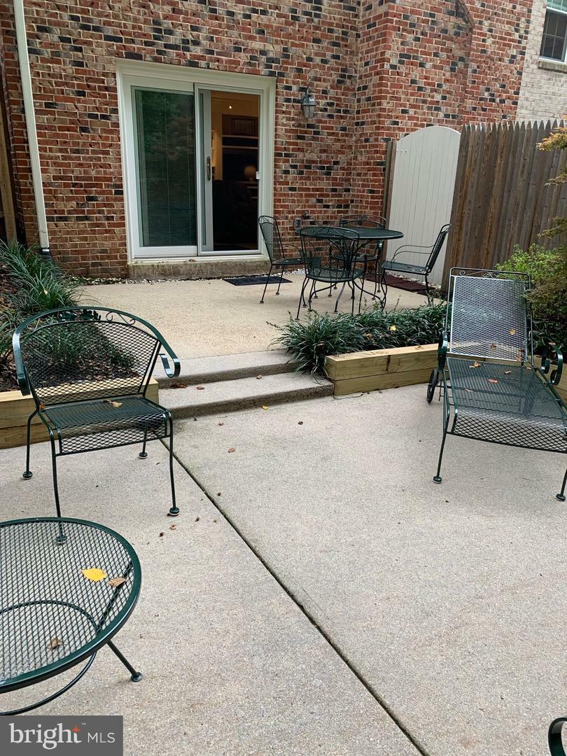 Property Photo: 9409 Park Hunt Court VA 22153