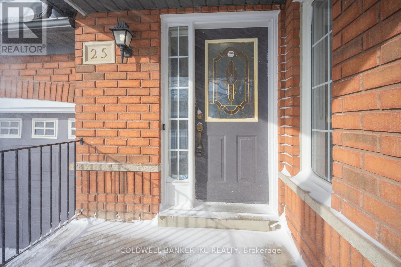 Property Photo:  25 Hollowgrove Boulevard  ON L6P 1B1 