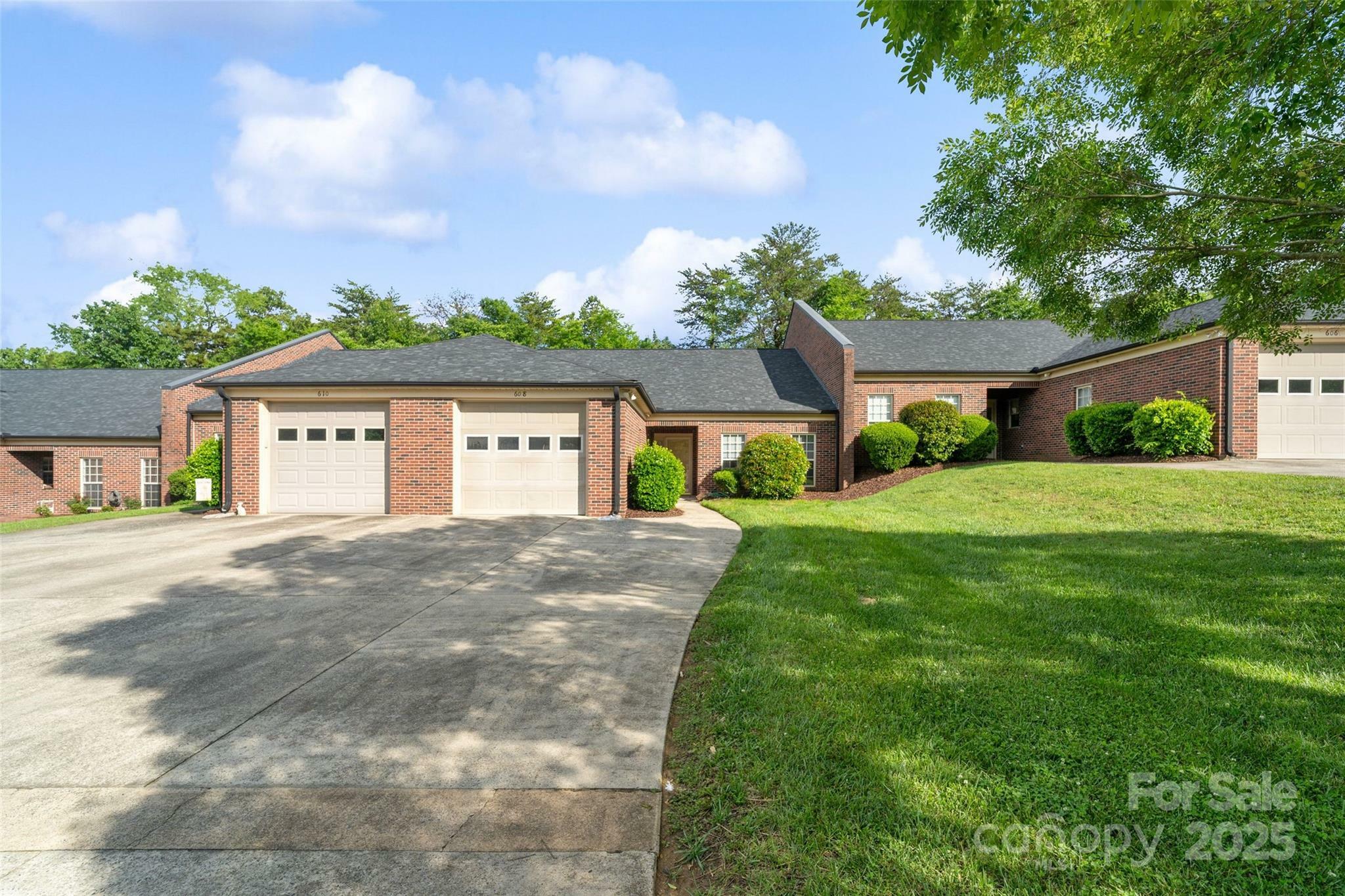 Property Photo: 608 Camrose Circle NE NC 28025