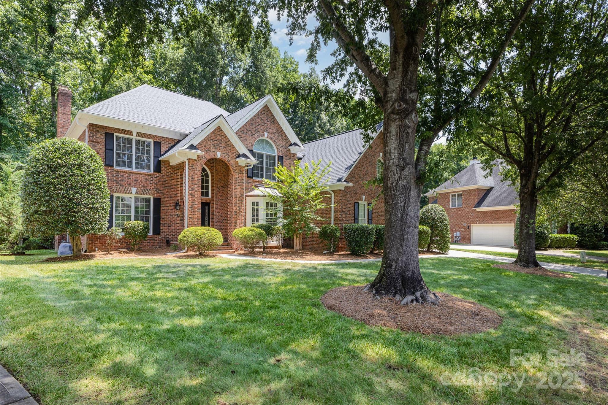 Property Photo: 6612 Saunton Court NC 28277