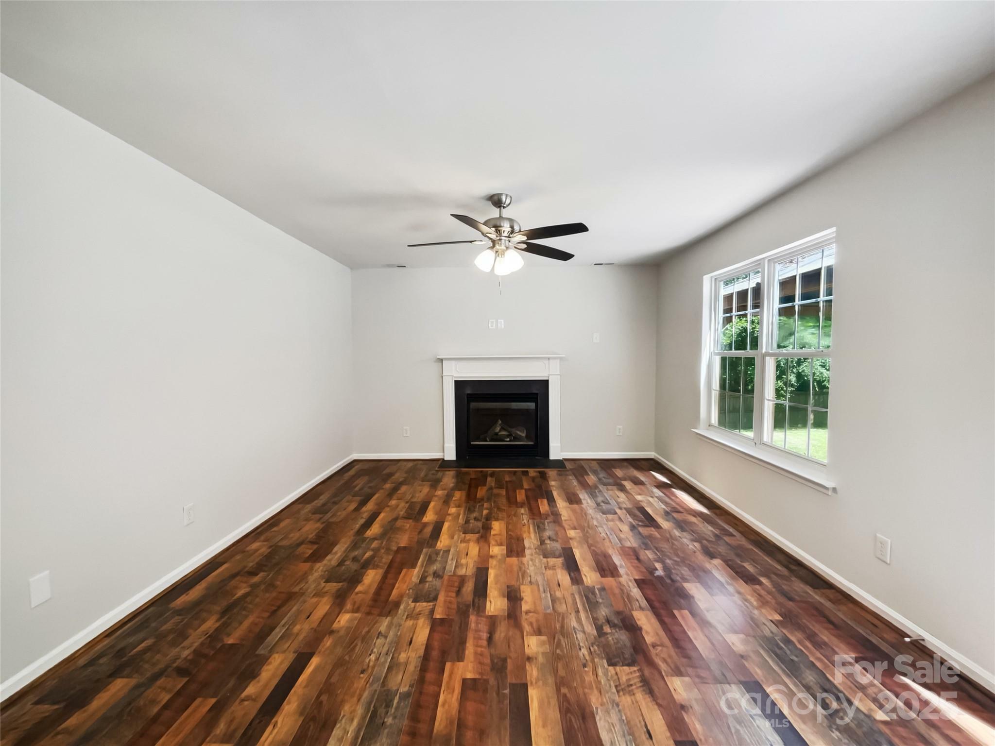 Property Photo: 8701 Holly Creek Court NC 28216