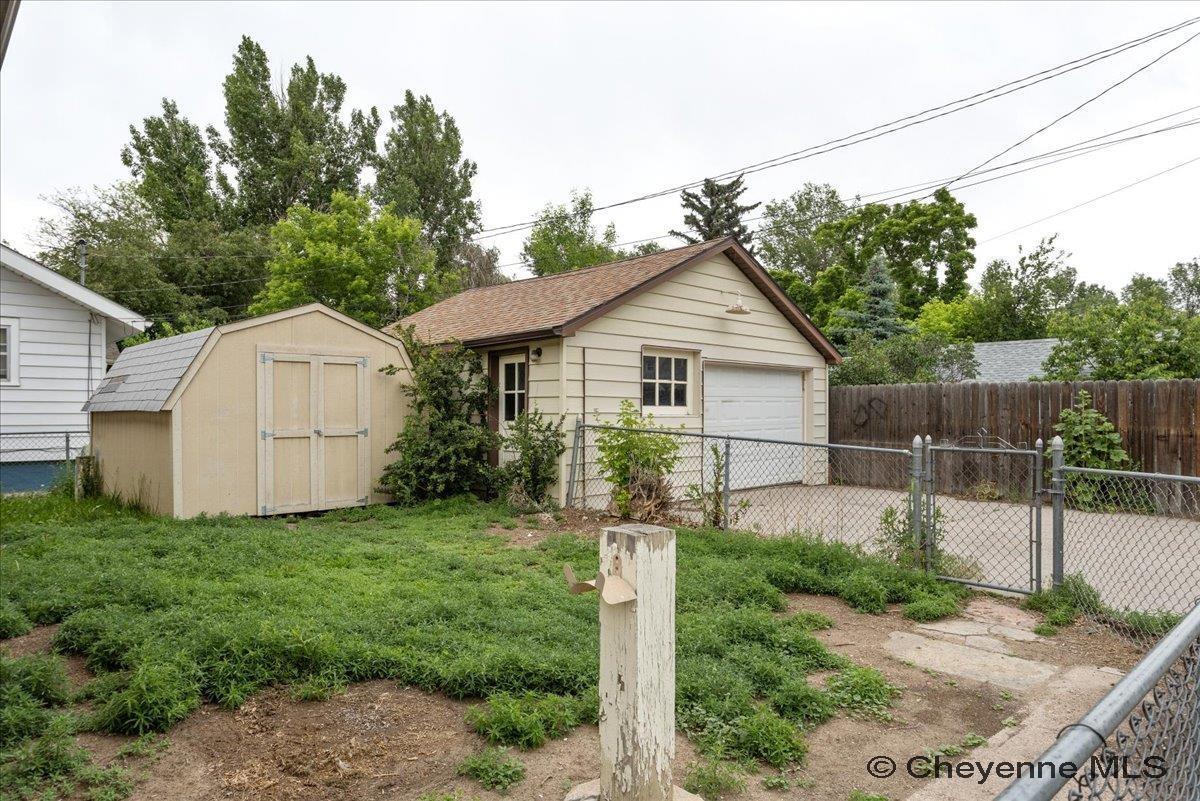 Property Photo: 2015 Bradley Ave WY 82001