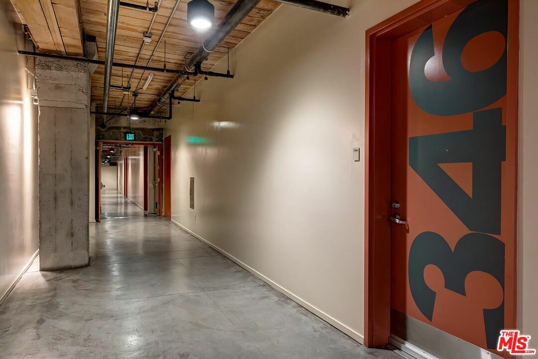 Property Photo:  530 S Hewitt St  CA 90013 
