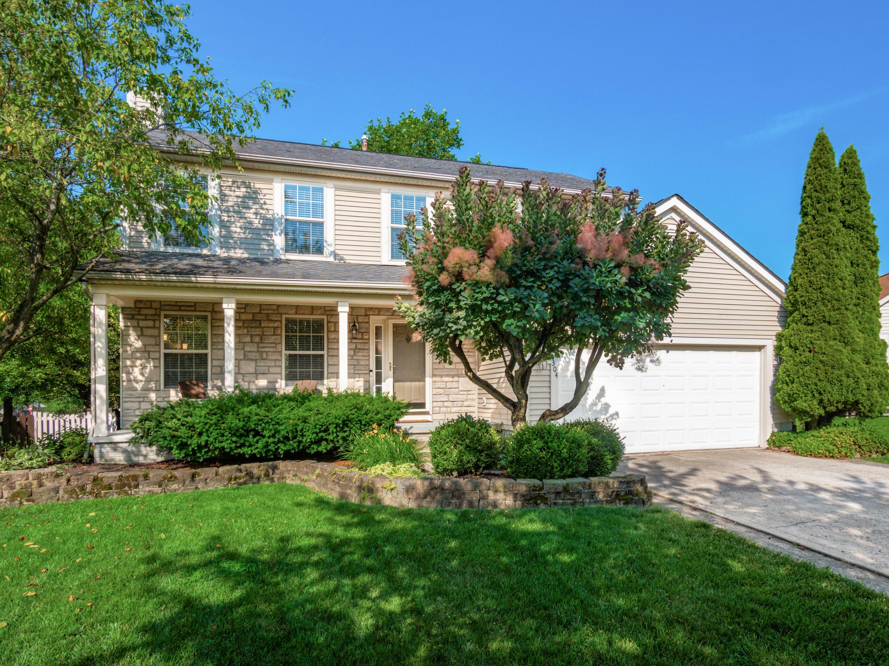 Property Photo: 304 Cottage Grove Circle OH 43062