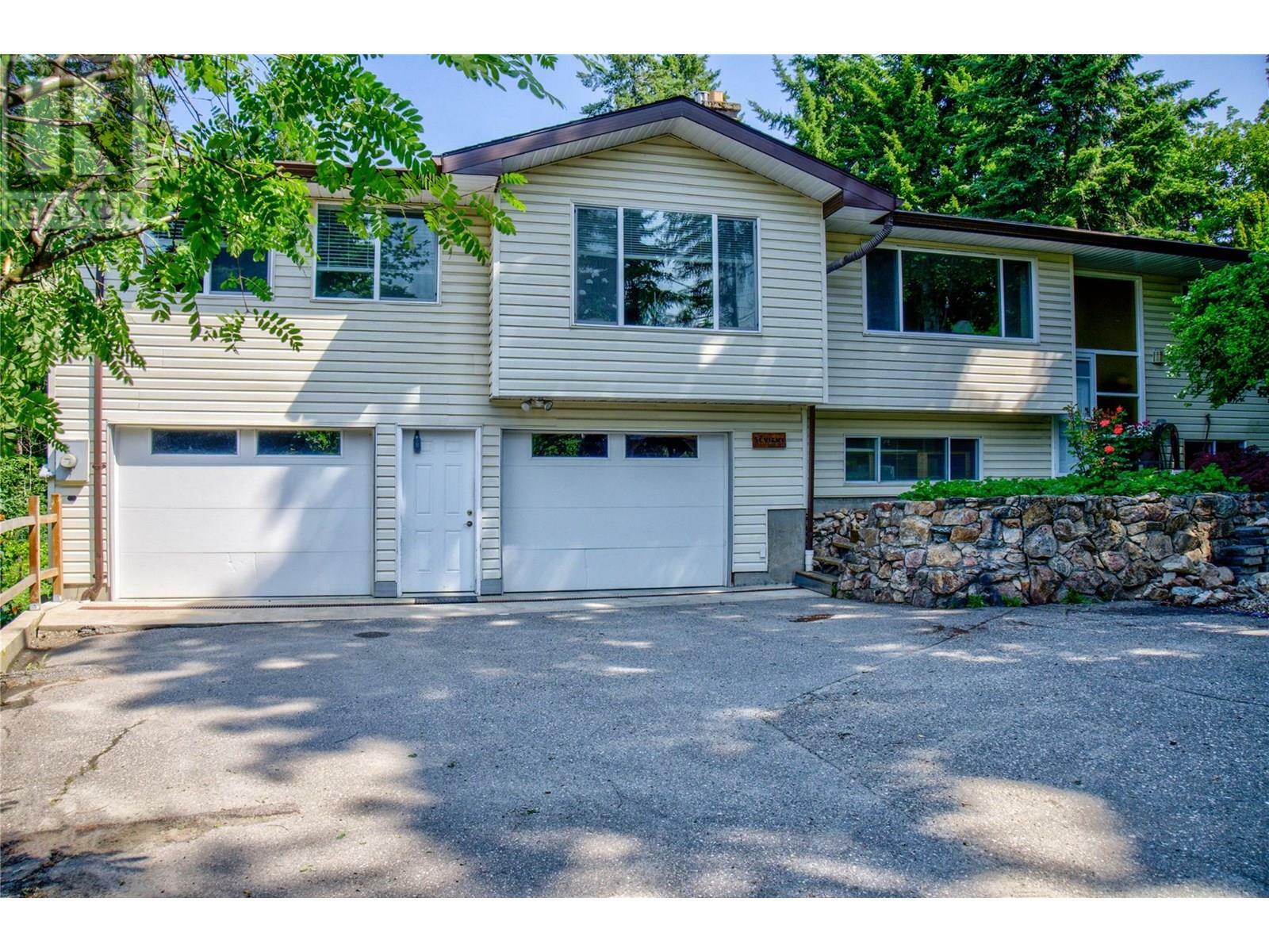 2651 20 Avenue Northeast  Salmon Arm BC V1E 3G5 photo