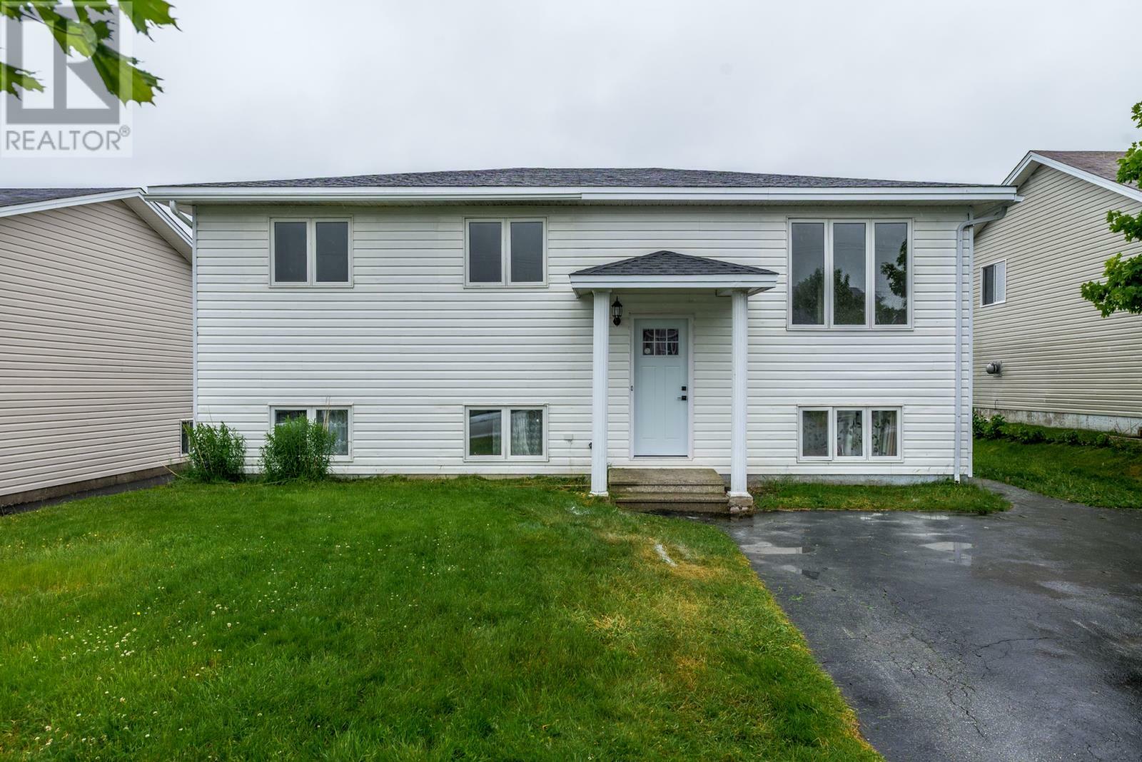 Photo de la propriété: 5 Frobisher Avenue NL A1N 4V7