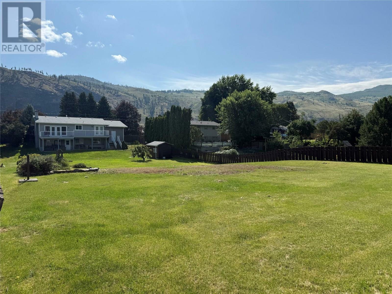 Photo de la propriété: 4693 Spurraway Road BC V2H 1M7