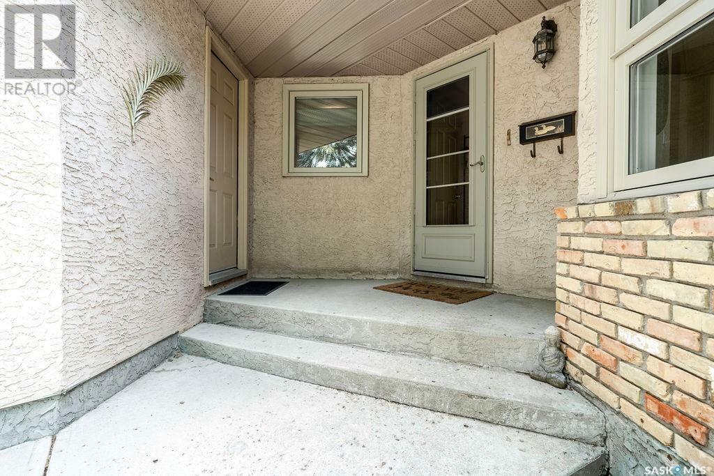 Property Photo:  315 20th Avenue E  SK S4N 1J8 