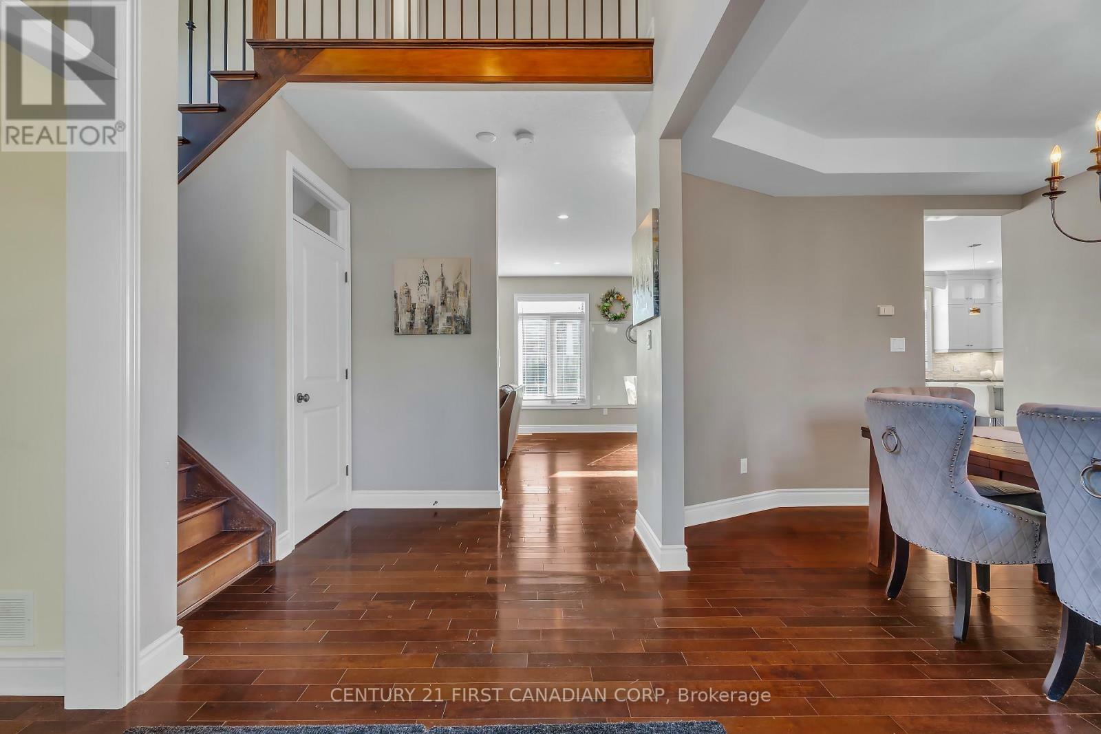 Property Photo: 515 Skyline Avenue 55 ON N5X 0H4