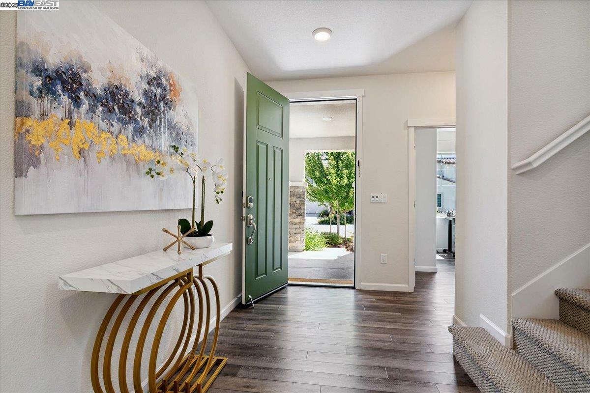 Property Photo: 5352 Guenoc Valley Ln CA 94531