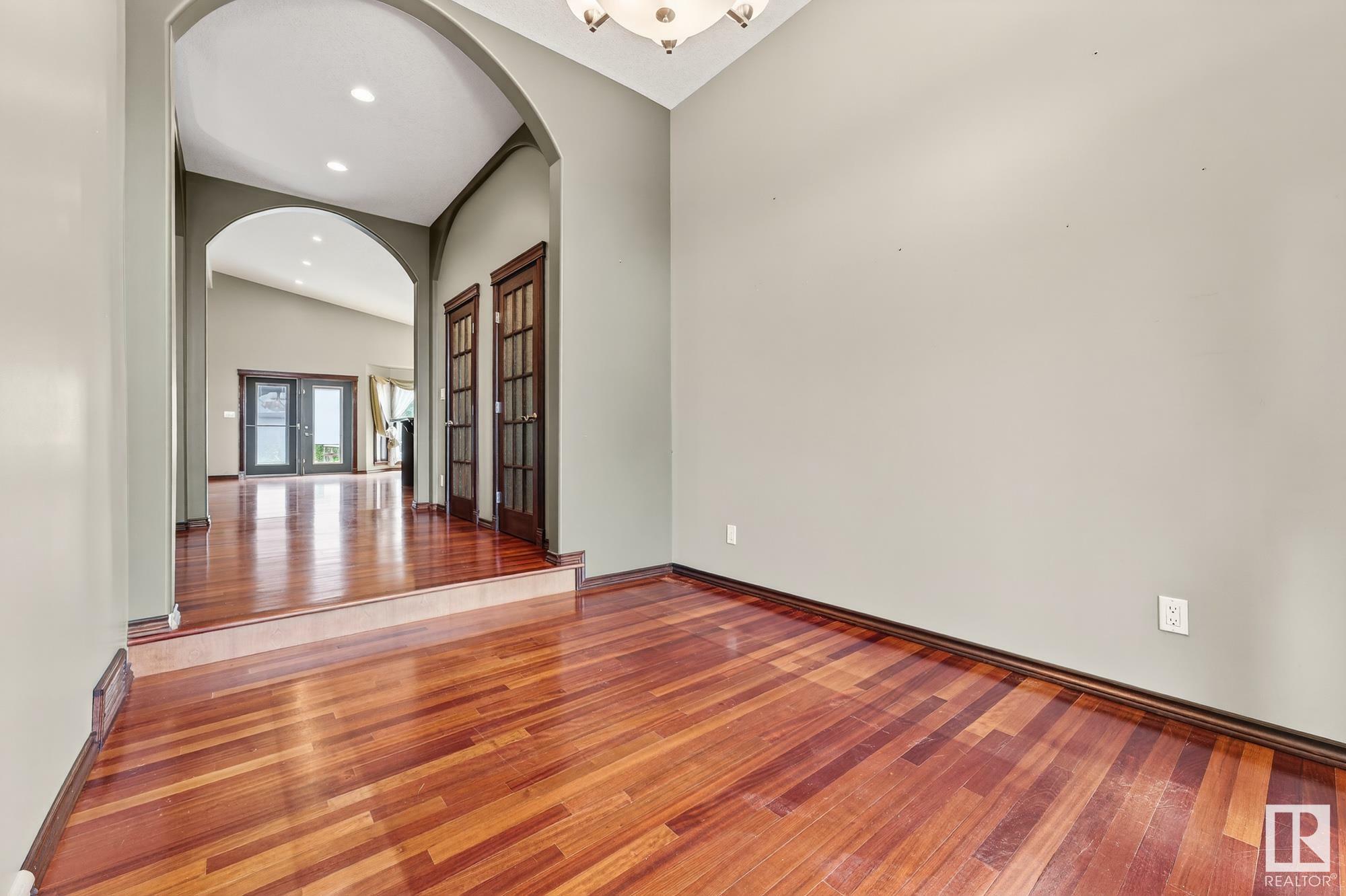 Property Photo: 112 Acacia Court AB T8A 1K6