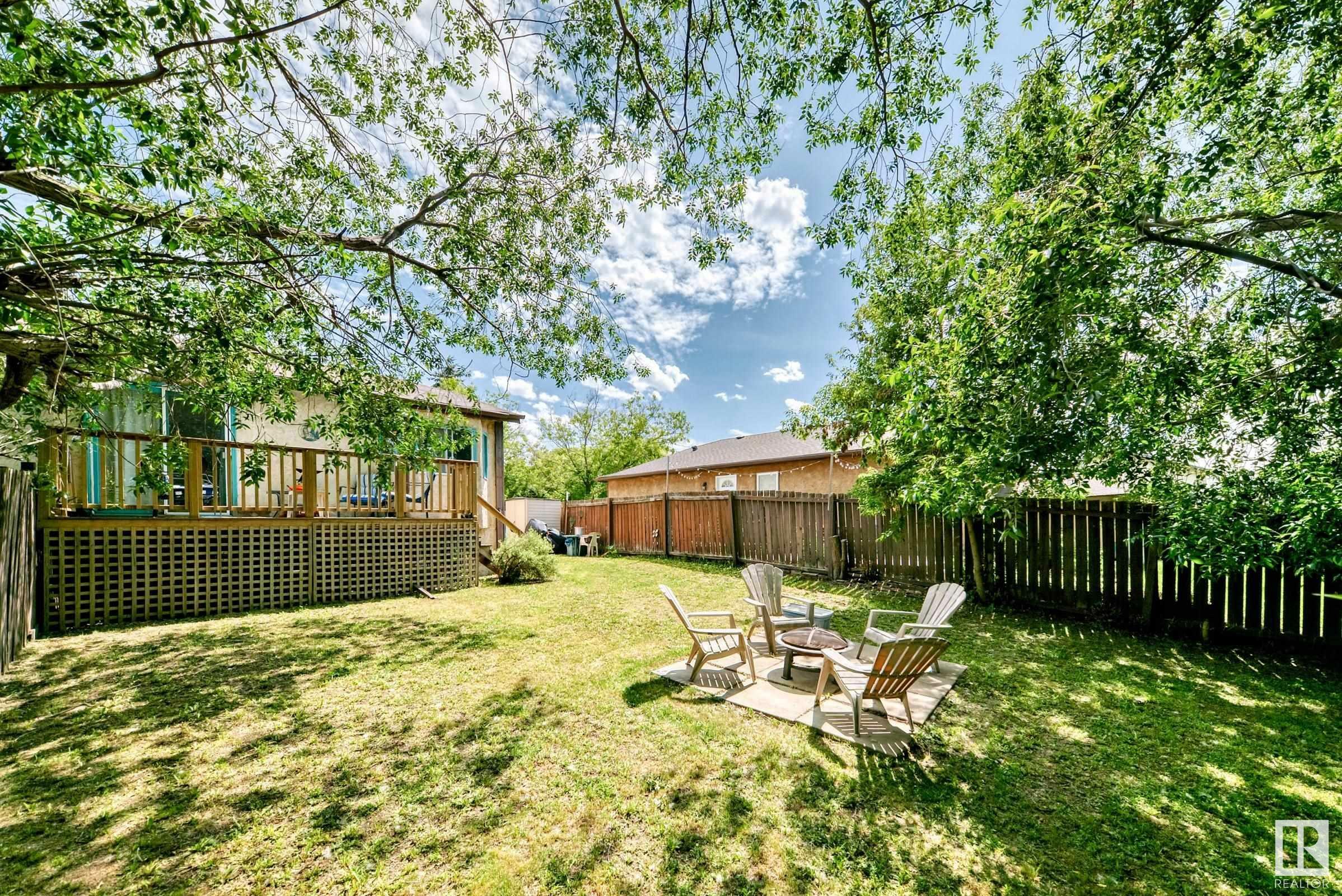 Property Photo: 4 Franklin Place AB T8N 3P5