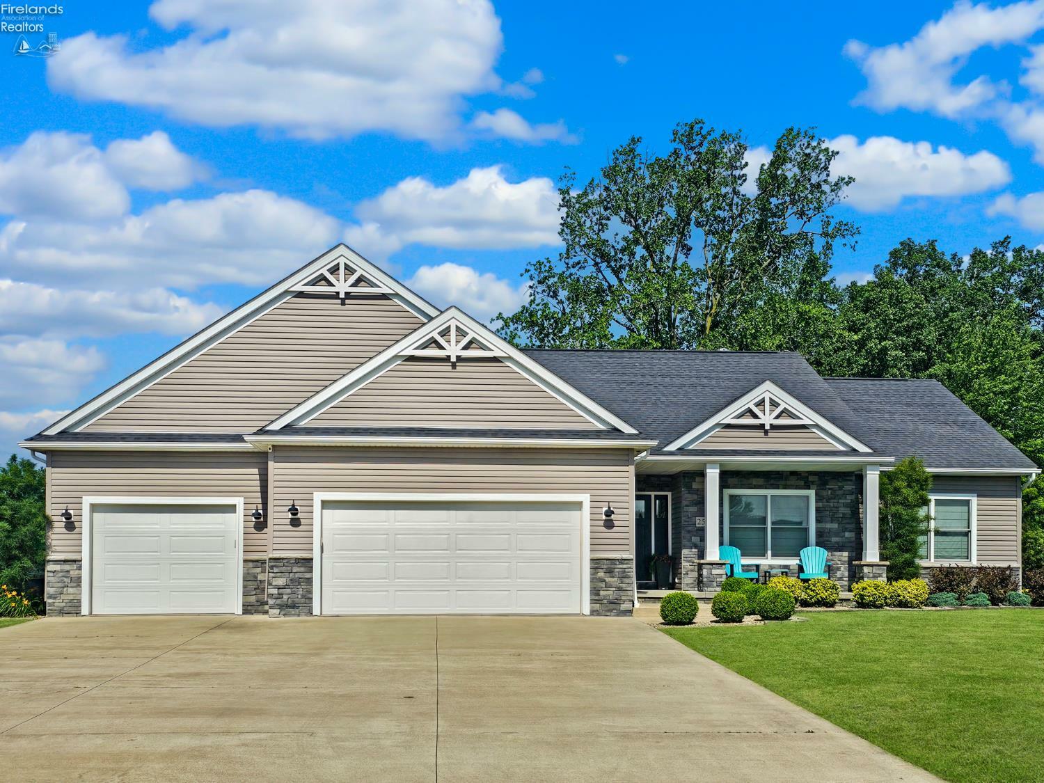 Property Photo:  253 Woodhaven Cresent Drive  OH 43410 