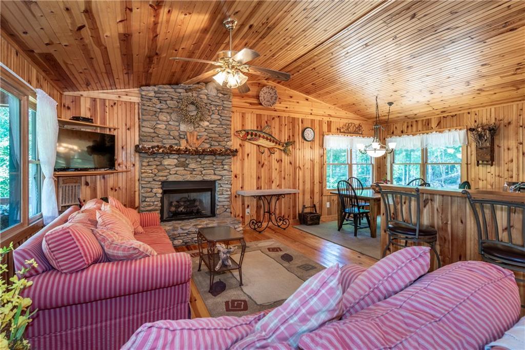 Property Photo: 1061 Banks Road GA 30540