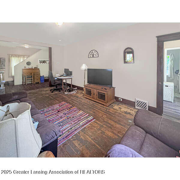 Property Photo: 1413 Carl Breeding Way MI 49203