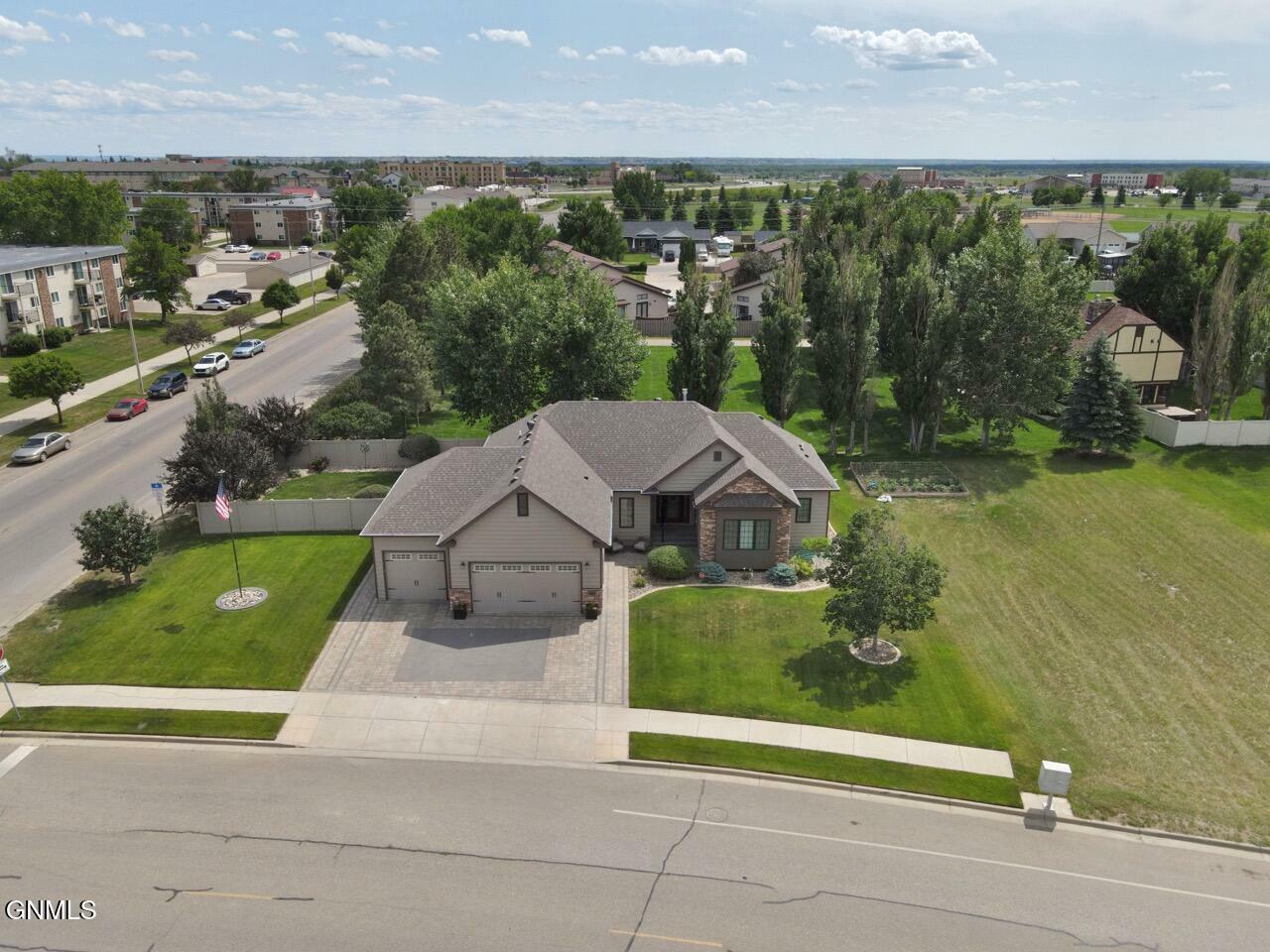 Property Photo: 1605 Sand Creek Drive W ND 58801