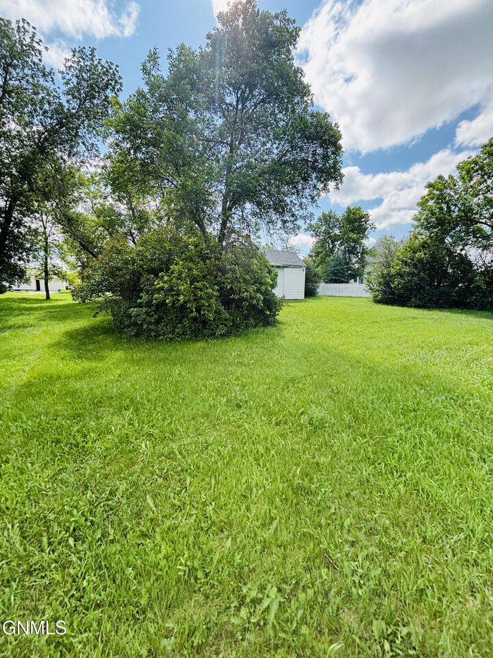 Property Photo: 210 7th Street S ND 58563