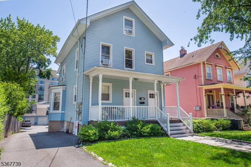 Property Photo:  19 Saint Lukes Pl 2  NJ 07042 