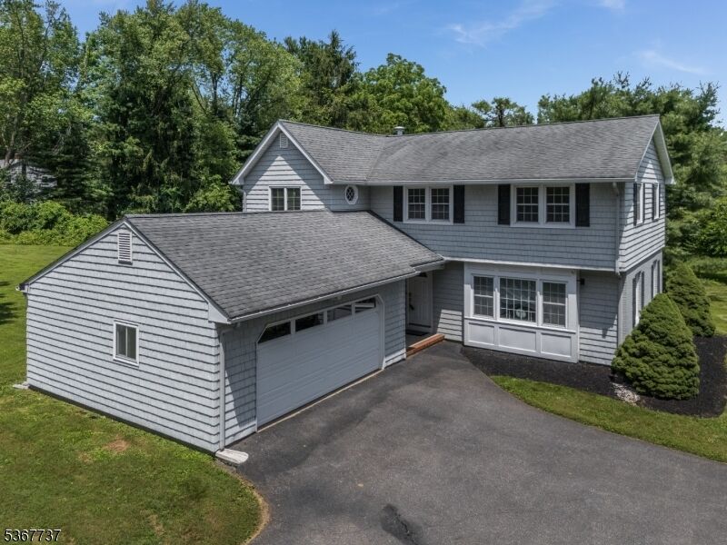 Property Photo:  4 Orchid Place  NJ 08833 