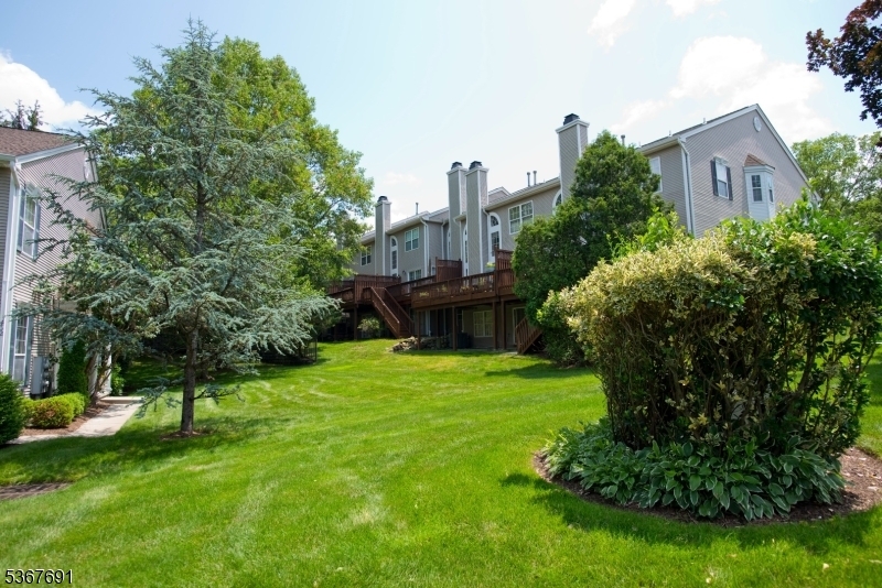 Property Photo: 425 Diablo Ct NJ 07430
