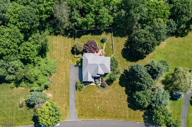 Property Photo: 14 Kalan Farm Rd NJ 08827
