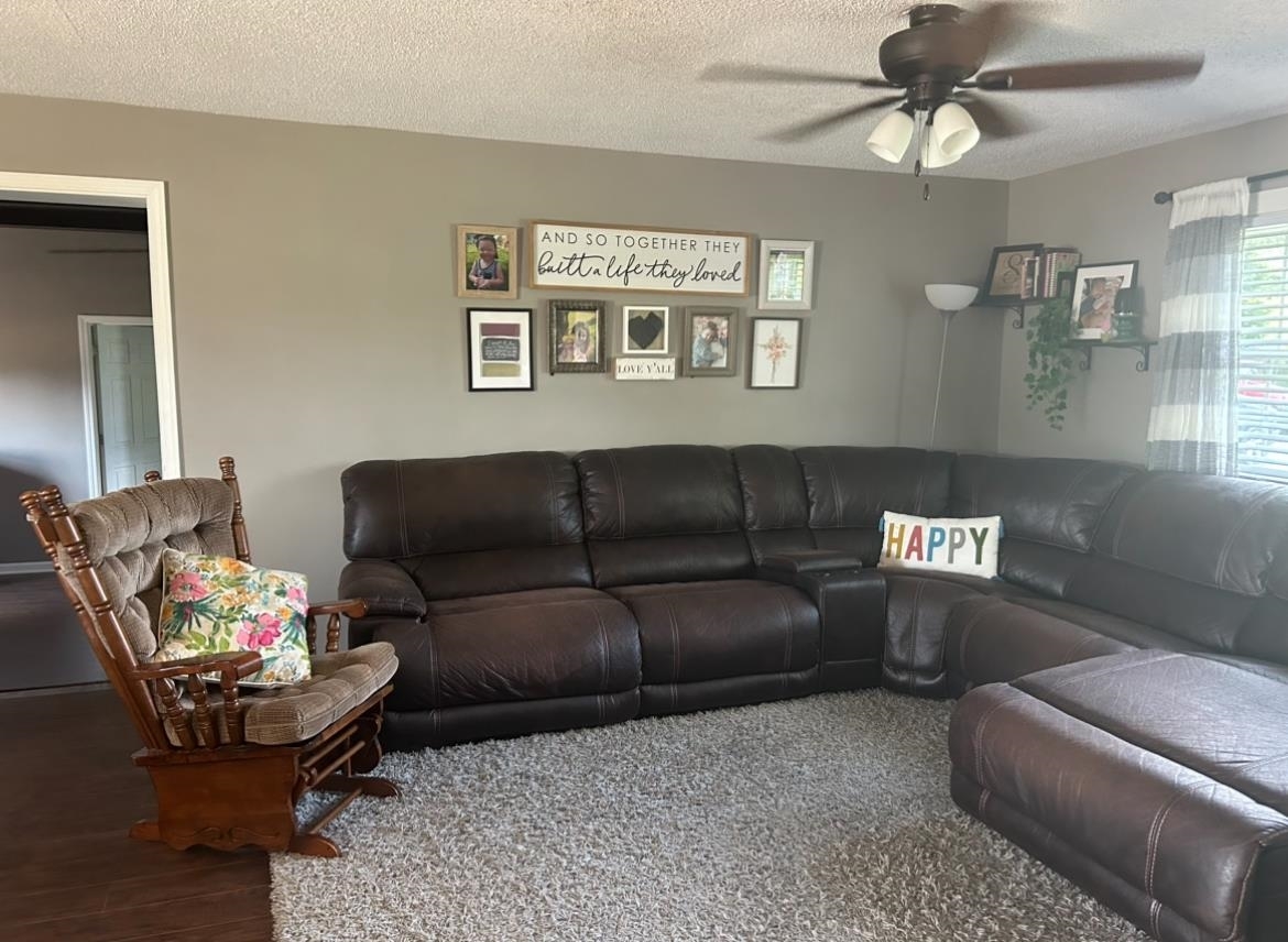 Property Photo: 19414 Upper Delaware Road KY 42420
