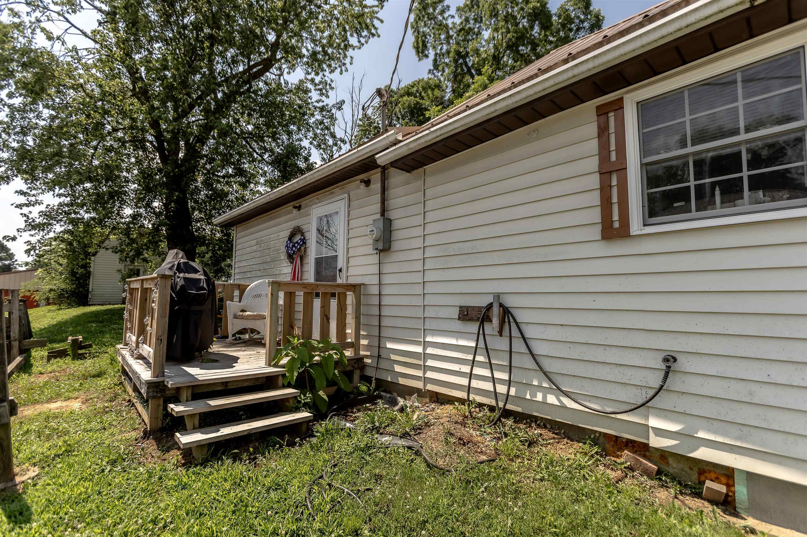 Property Photo: 417 N Carrier St KY 42437